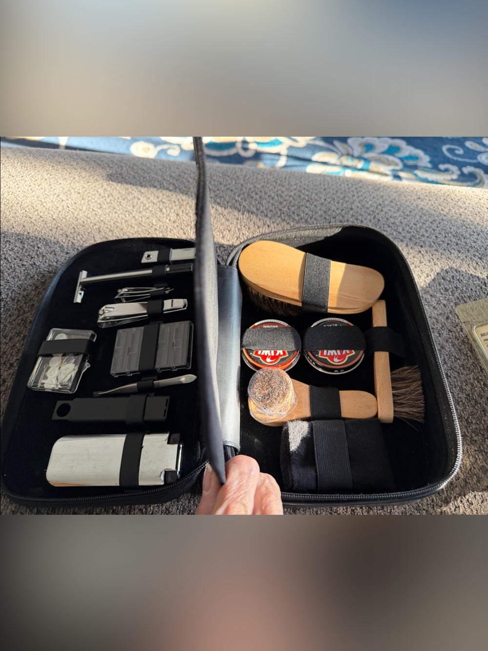 Leather grooming and Shoe Care Travel Kit with Brushes and Polish new